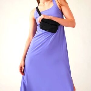 ATHLETA All About Belt Bag Black and Silver